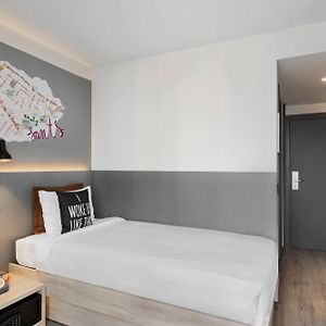 Moxy Single Room Balcony